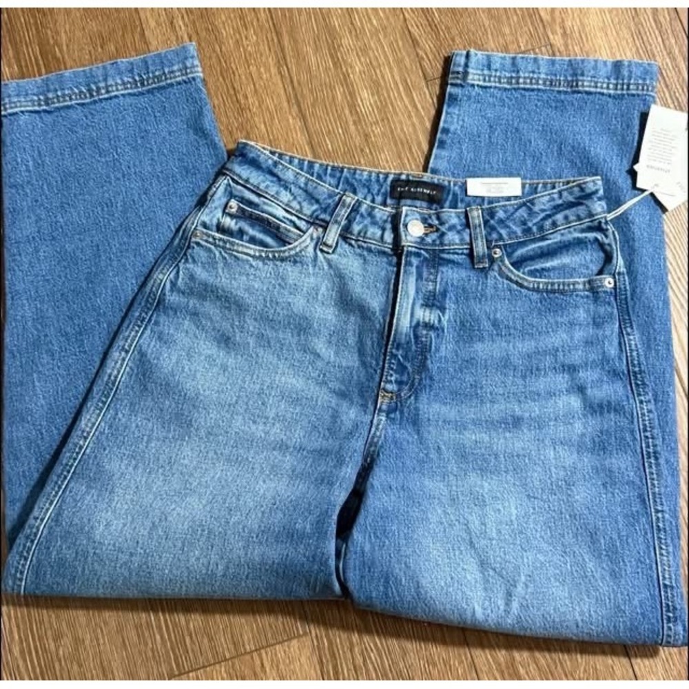 Free Assembly Womens High Rise Straight Leg Jeans Medium Wash Denim NWT - Picture 1 of 2